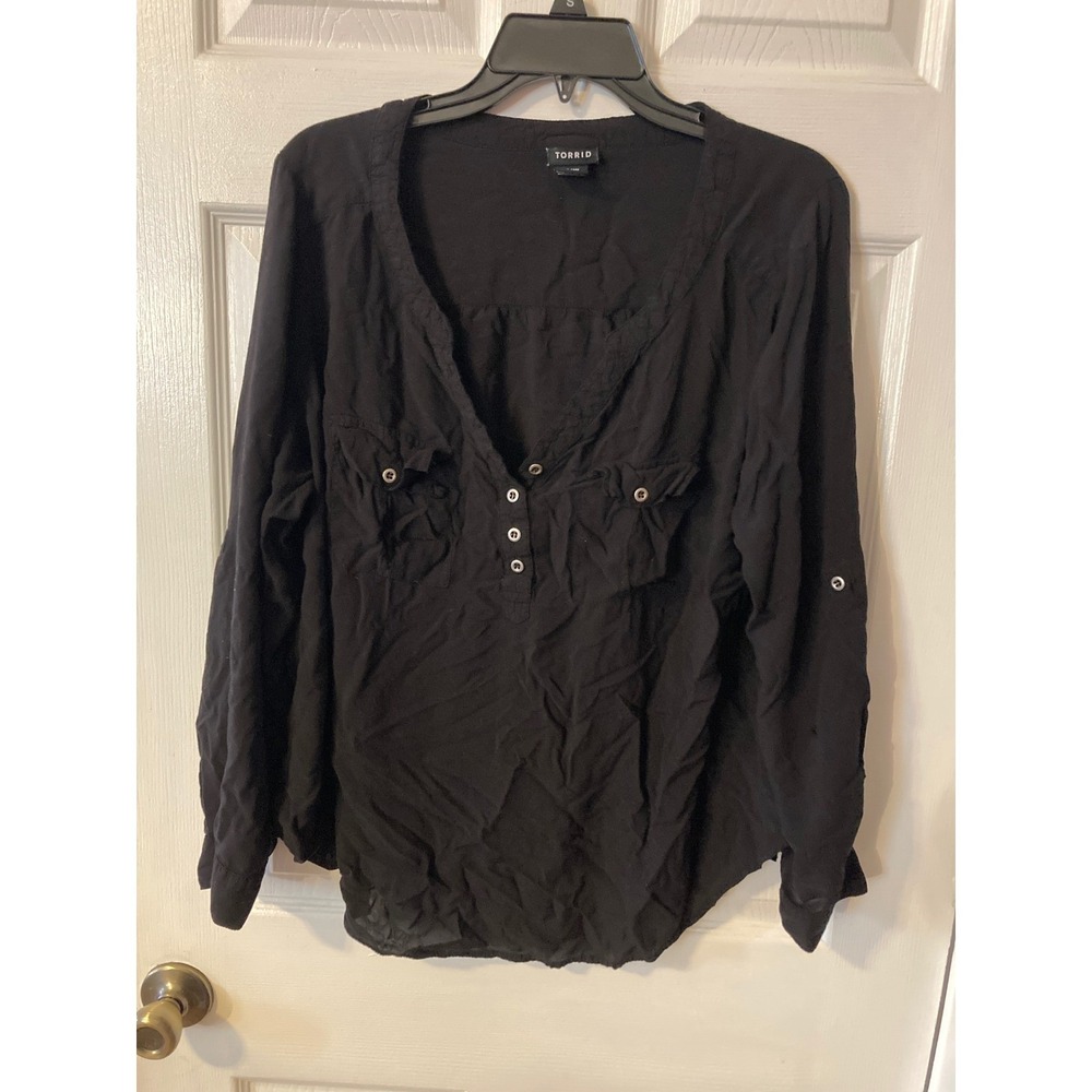 Torrid Black Long Sleeve Henley Blouse Button Front Roll Tab Pockets Size 2 2X